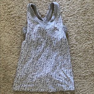 Lululemon women’s size 2 tank with bra